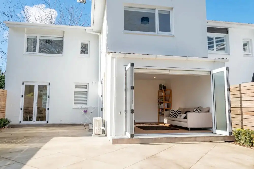 Classic and Cosy 1960's 2 Bedroom Townhouse