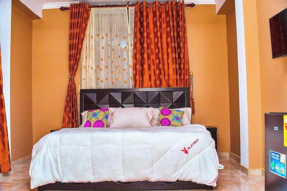 Thy Favour Hotel