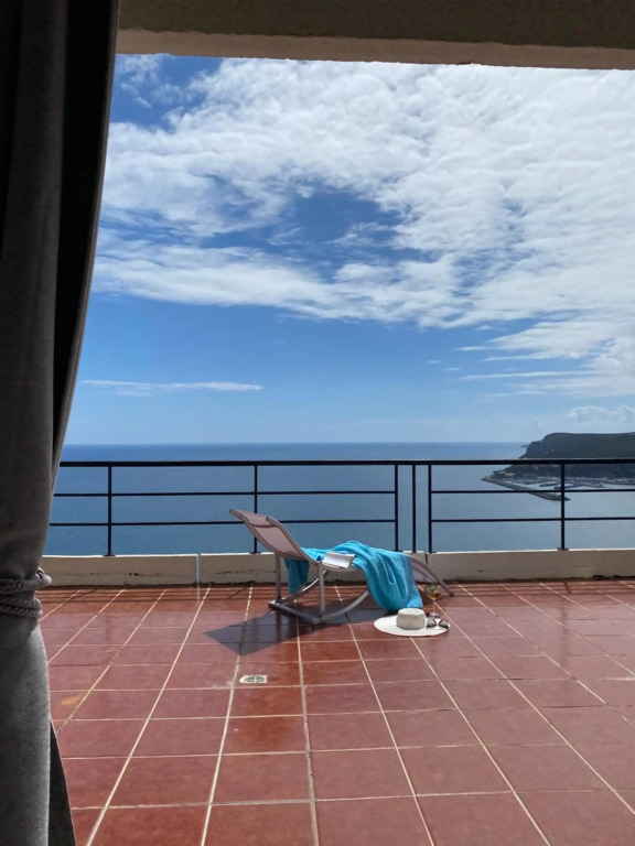 Sea View Apartment Sesimbra- Apartamento Vista Mar