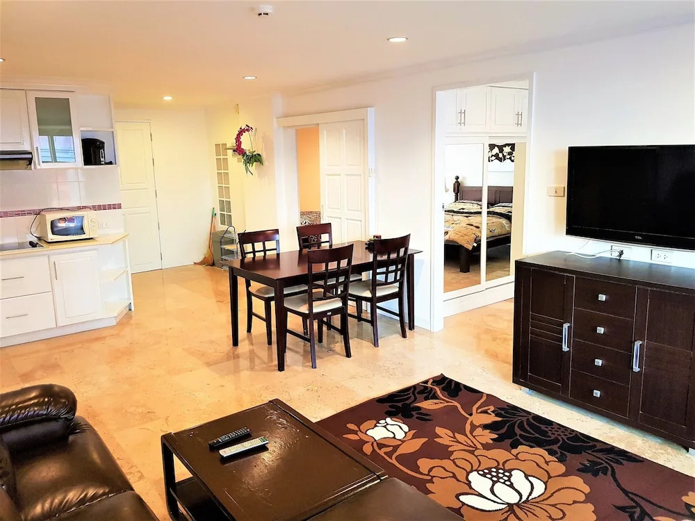 Spacious 2 Bedroom in Great Location Royal Hill Resort Pattaya