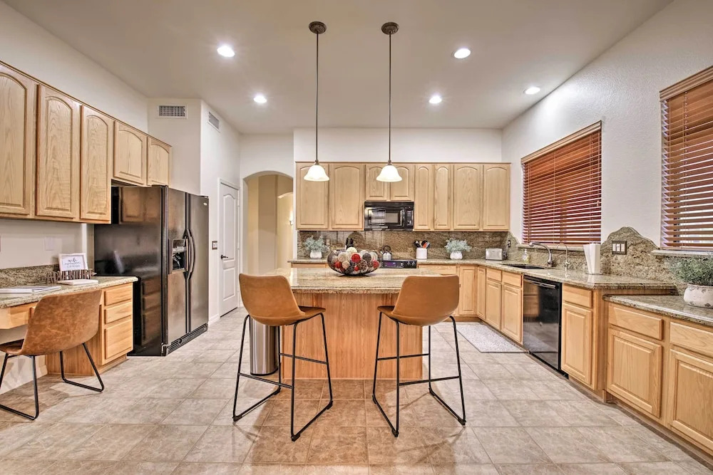 Estrella Mountain Home w/ Heated Pool & Fire Pit!