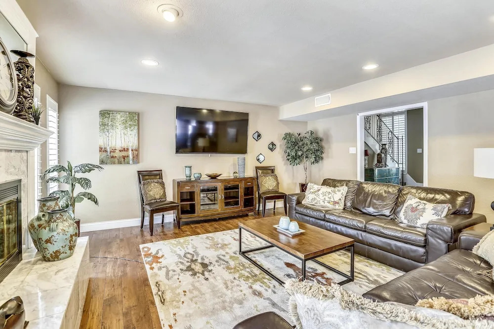 Franklin Mansion - Huge Near Stadiums W/pool & Hot Tub 5 Bedroom Estate