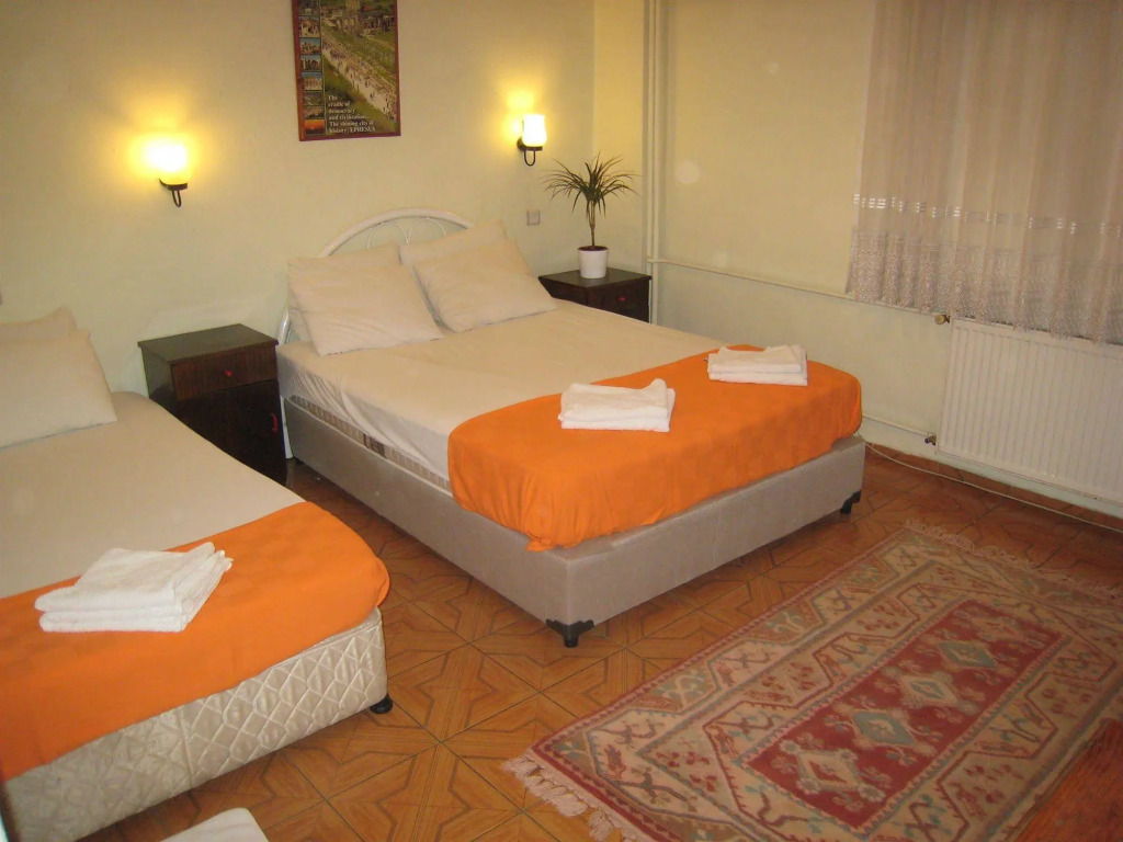 Paris Otel