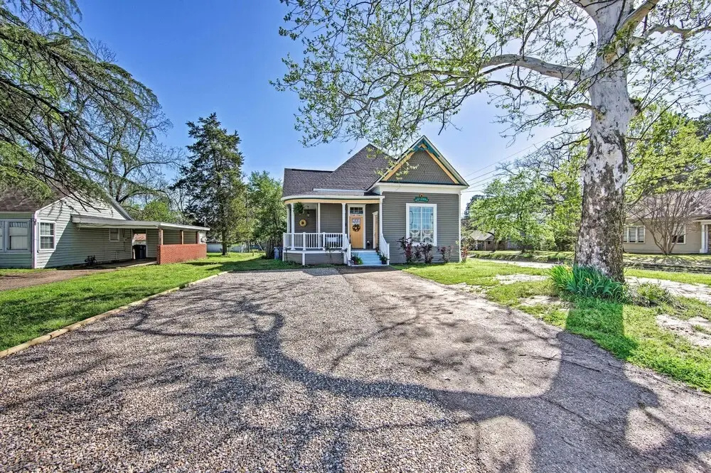 Renovated 'carnegie Cottage' - Walk to Dtwn!