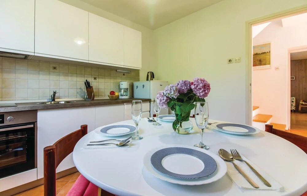 Two-Bedroom Holiday Home In Banjole