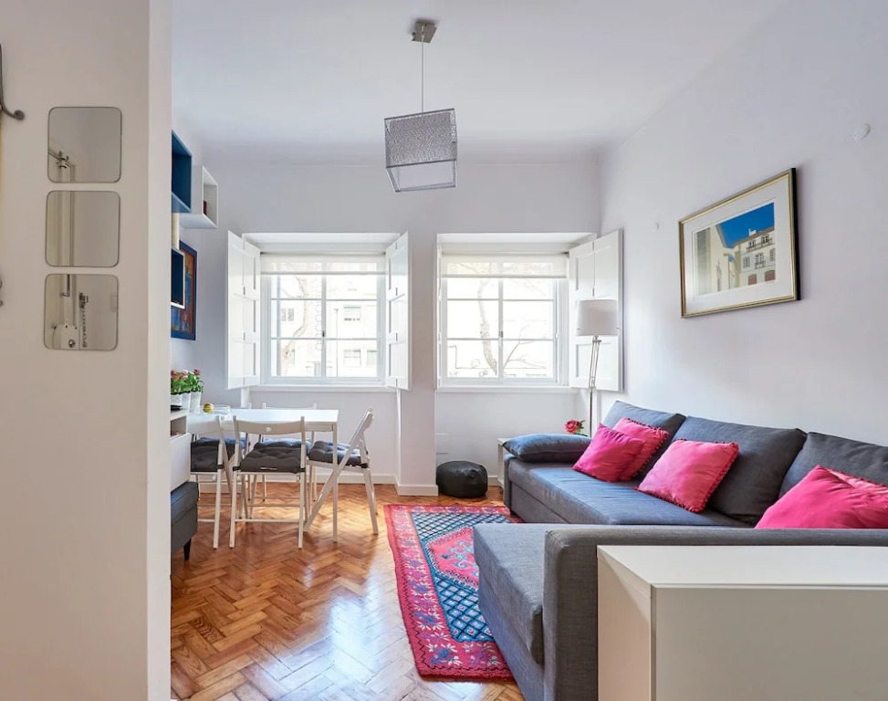Lisbon Haven \- Family Apartment by the Metro w\/AC