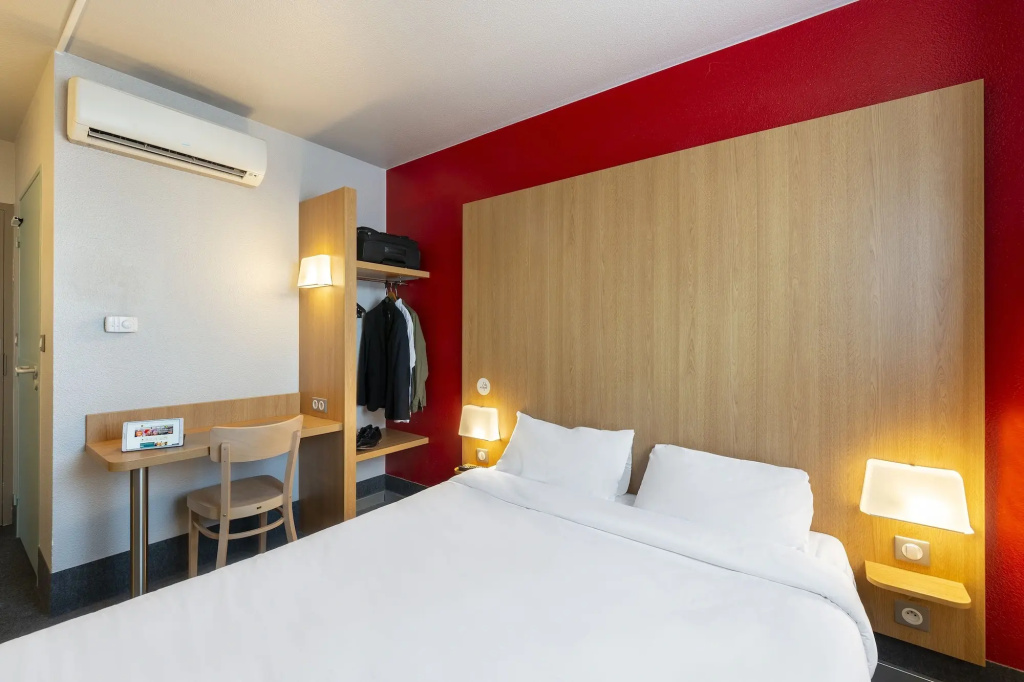 B&B HOTEL Cholet Sud