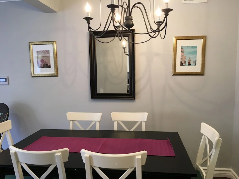 Arendelle 2 Bedrooms 1.5 Bathroom Condo