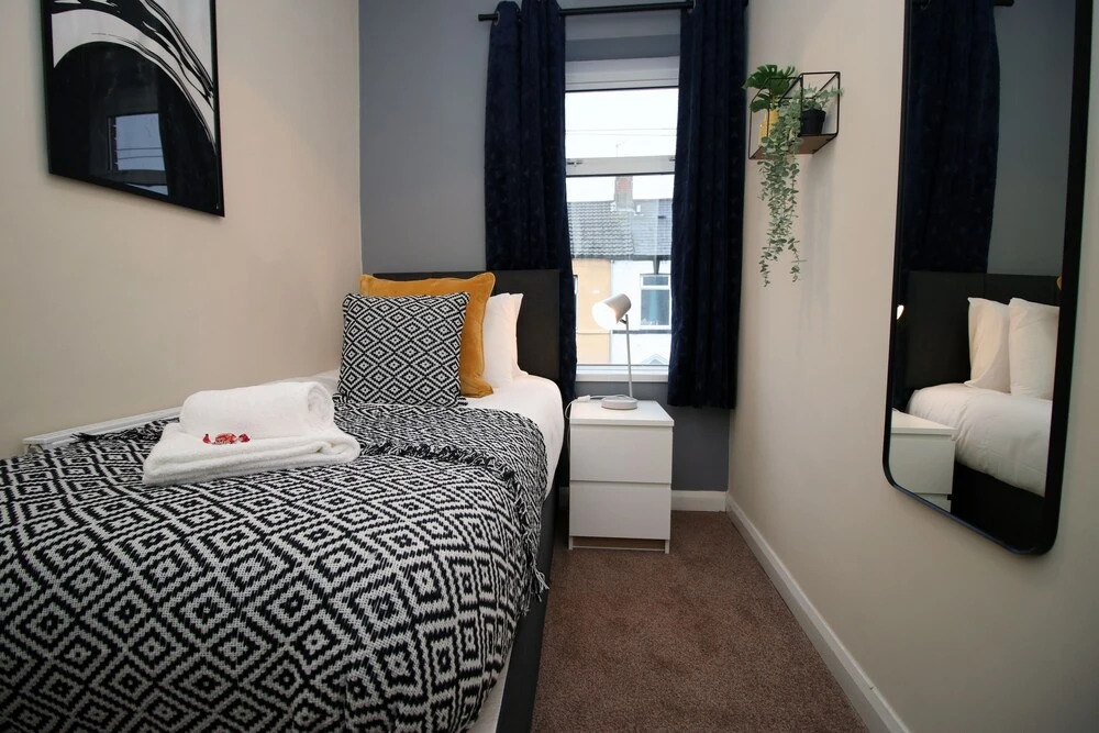 Spacious 4 bedroom house - Moira Lodge by Tŷ SA