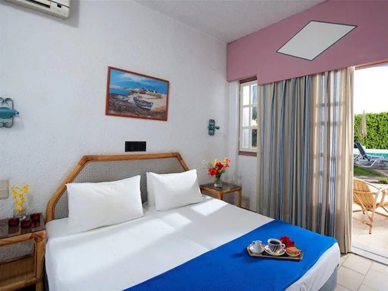 Fan Apartments