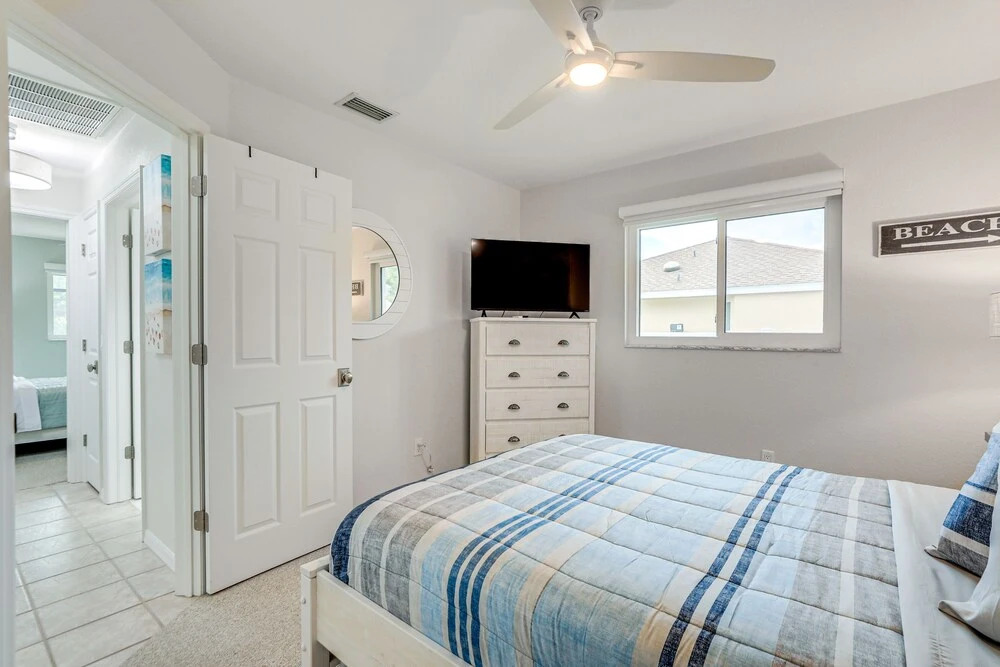 Port Charlotte Retreat w Heated Saltwater Pool