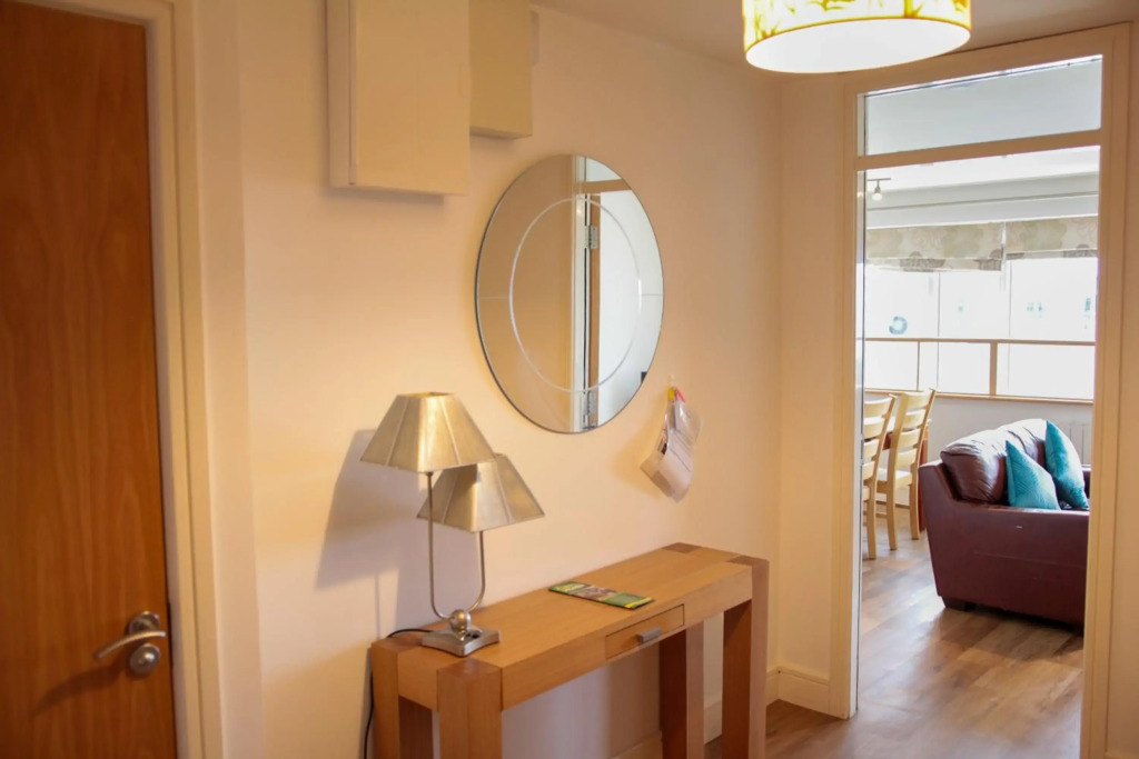 Geata na Cathrach - Galway Lakeside Apartments