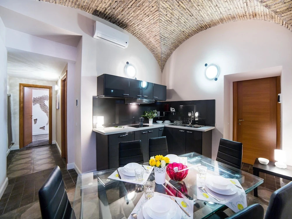 Rent In Rome - Opera Style