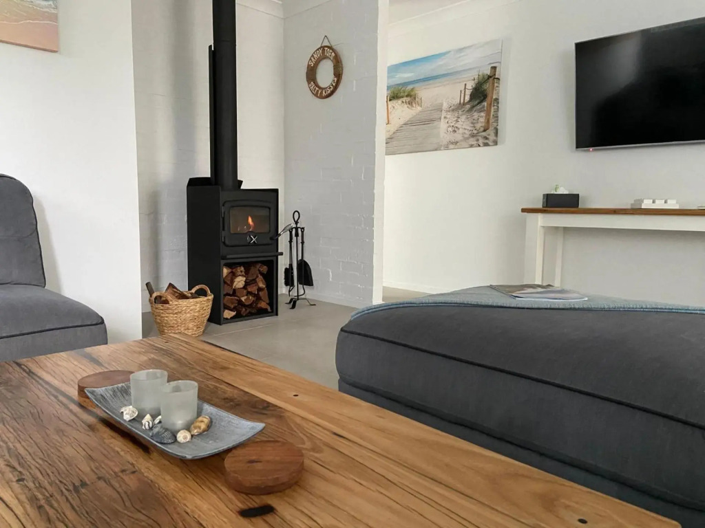 Sandy Feet Retreat I Pet Friendly I 1 Min Walk to Beach