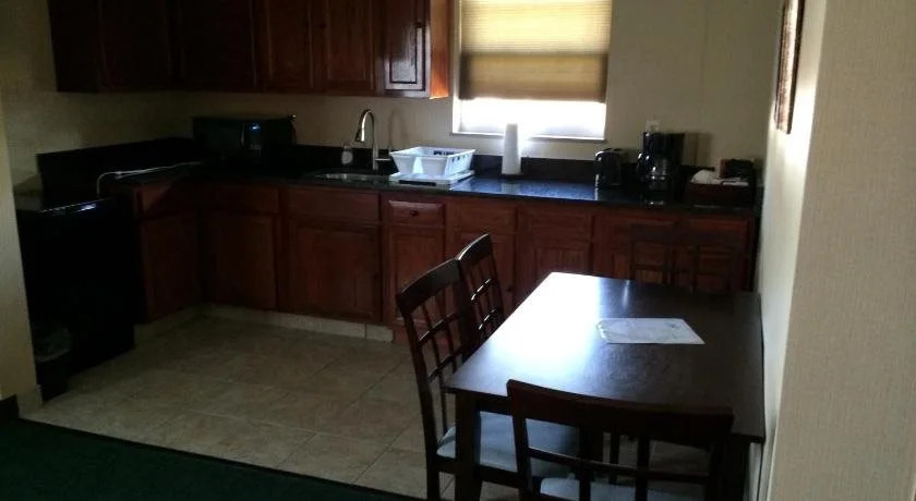 Pacer Inn & Suites Motel