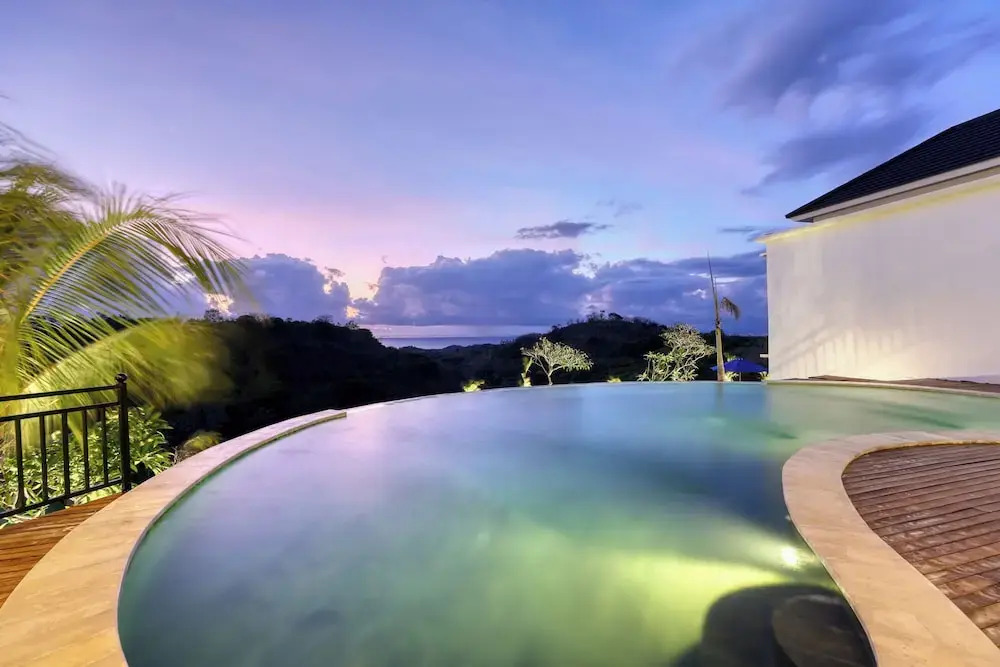 Kelingking Parama Resort