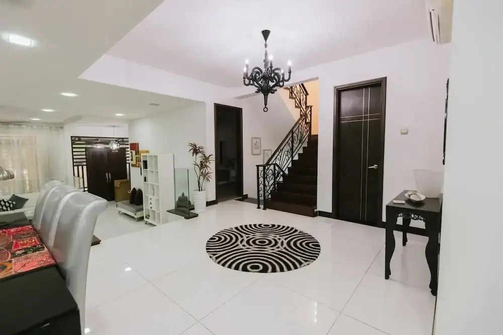 Spacious Luxury 6BR Home in Kemensah, KL
