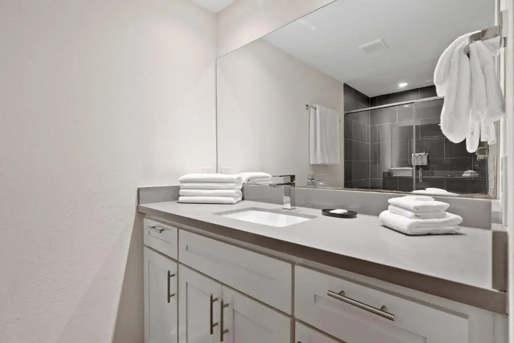 Abode Houston - Norfolk
