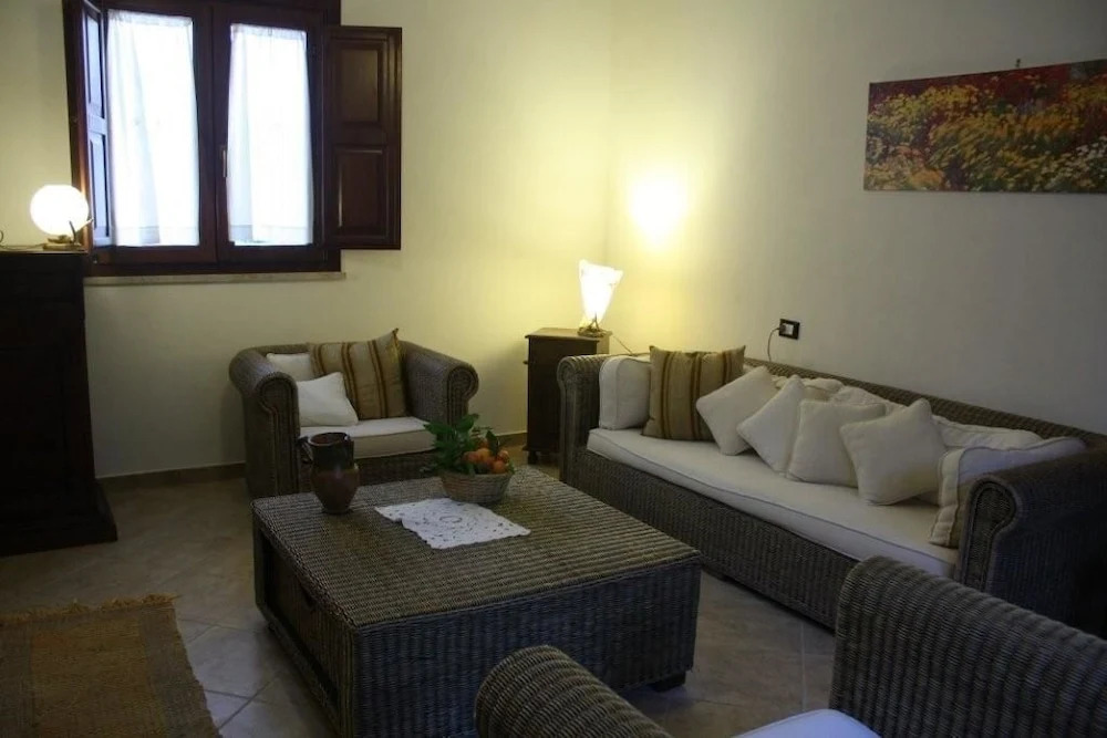 Villa Giardino Paradiso Cefalù con 13 posti letto e piscina riscaldata