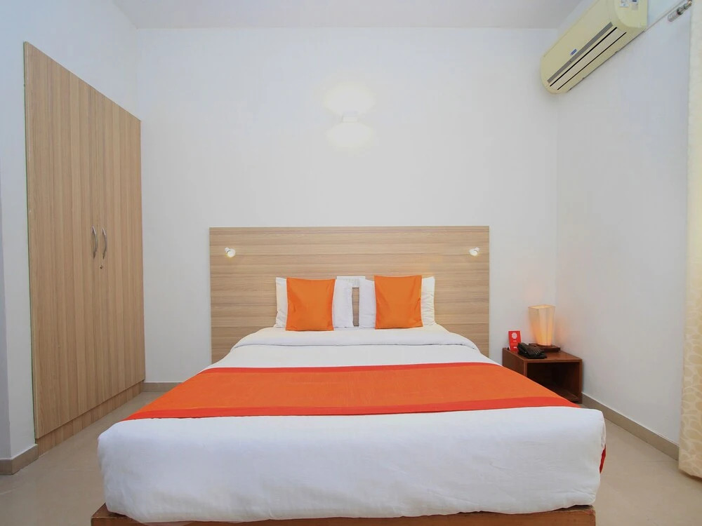 OYO Flagship 16476 Elements mall