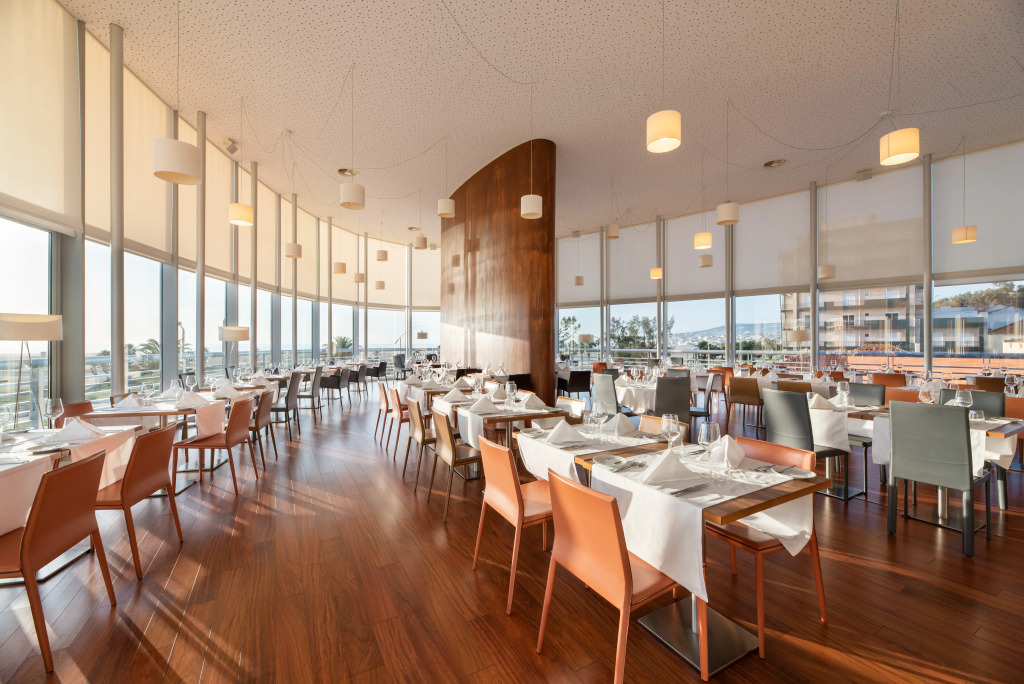 Eurostars Oasis Plaza