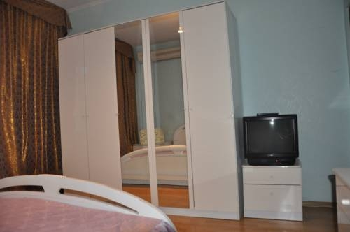 Apartment on Filimonovskaya