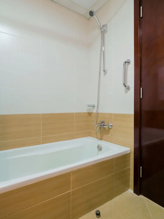 OYO Home 233 1BHK Marina Suites