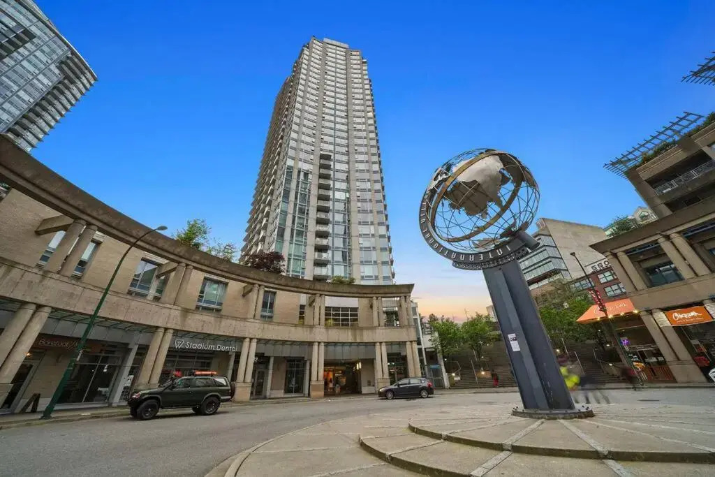 Water View Condo in Downtown Vancouver (2BR/2Bath)