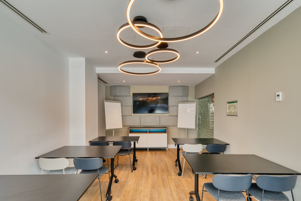 Holiday Inn Express - Madrid - Airport by IHG