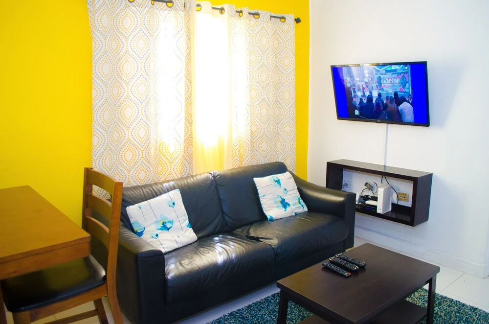 Oakland Guest Apartments