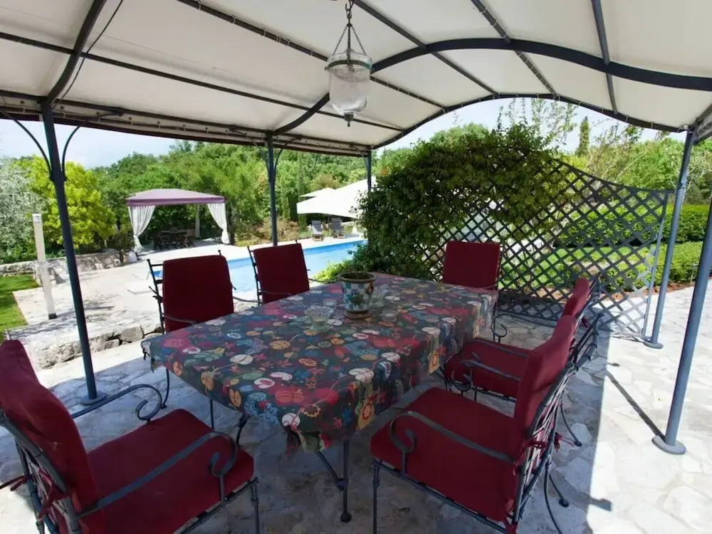 House of Olives Comfortable Holiday Residence