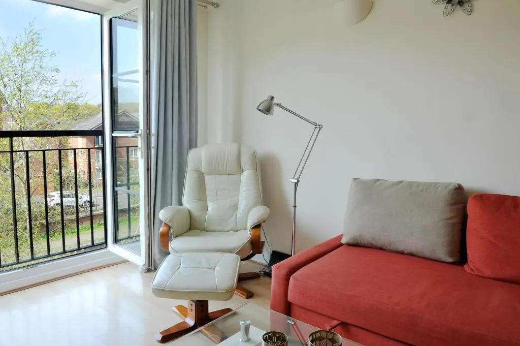 Select Serviced Accommodation - Hunters Wharf