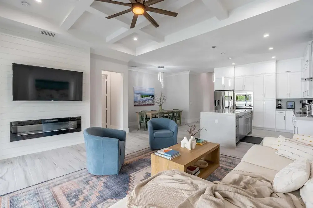 Sparkling new Vanderbilt Beach Luxury Escape