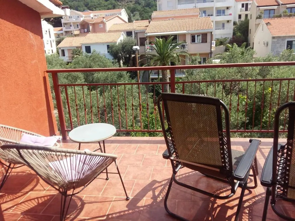Lazar Apartments