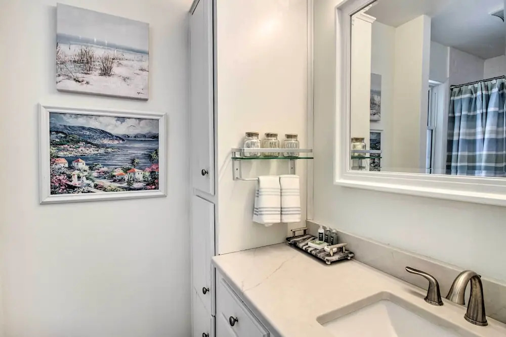 Waterfront Gull Lake w/ Dock: Family Friendly
