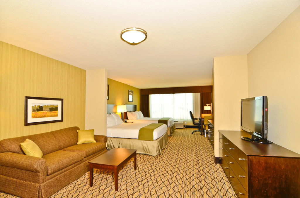 Holiday Inn Express & Suites - Williston by IHG