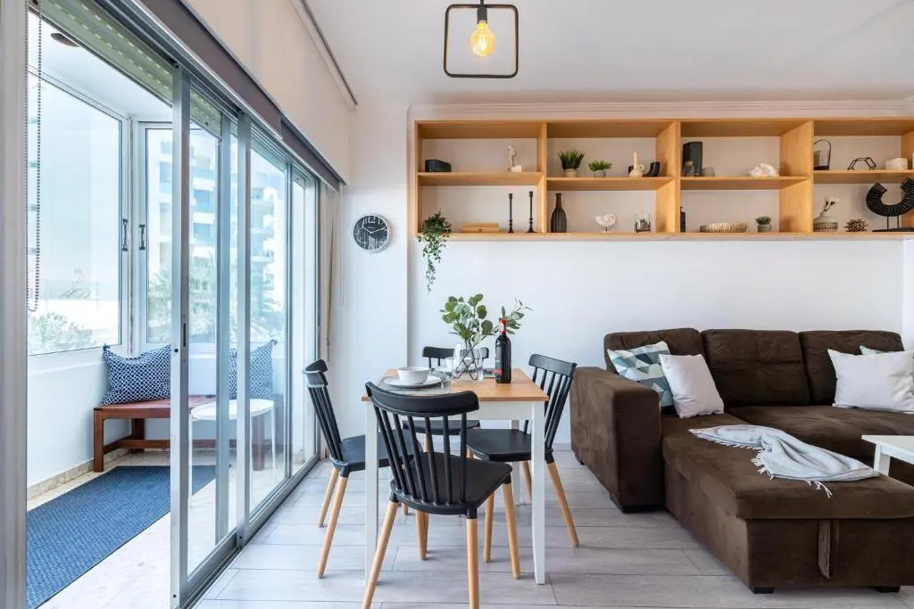 Rustic 1-BR Apt in Mackenzie-Larnaca