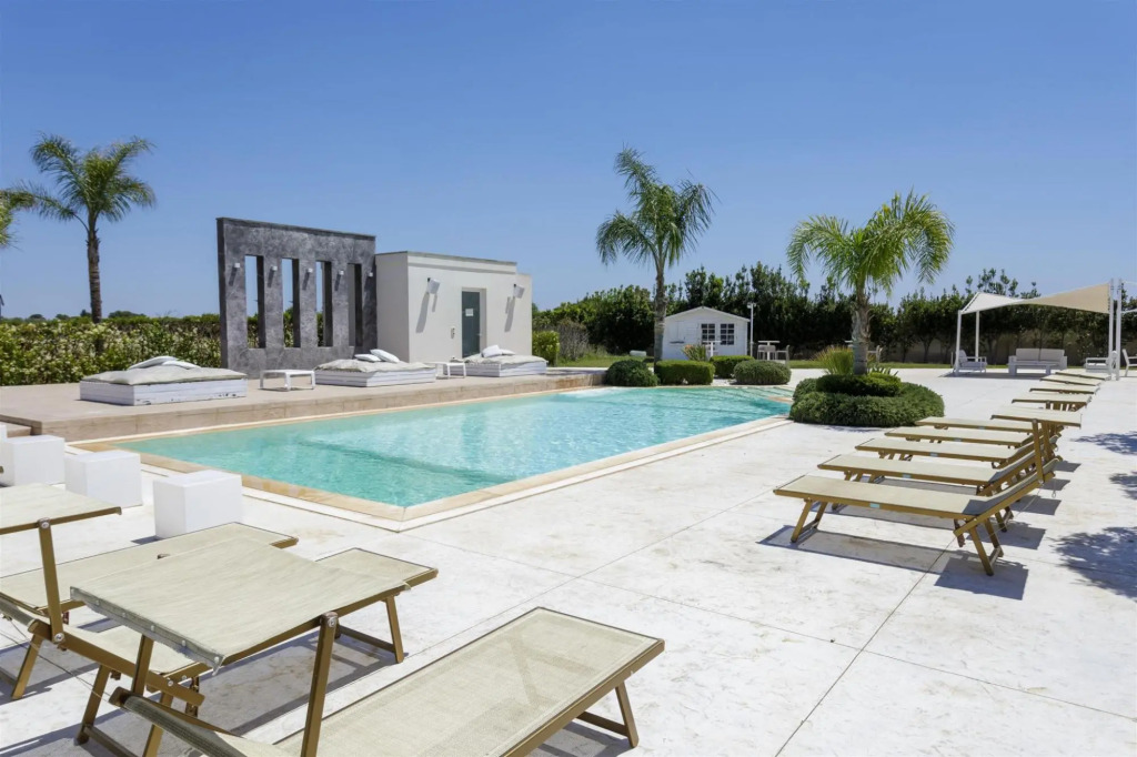 Luxury villa with swimming pool and large outdoor spaces in Santa Caterina a few km from the sea.-Villa Cristina