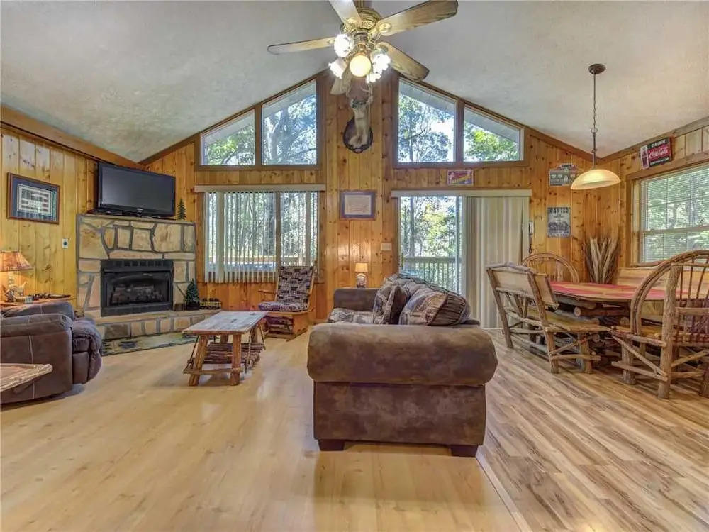 Peanuts Hideaway, 3 Bedrooms, Hot Tub, Fire Pit, Sleeps 10