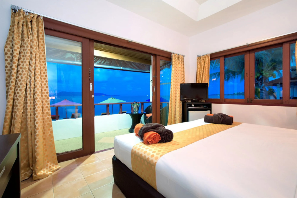 The Cosy Maenam Beach Resort