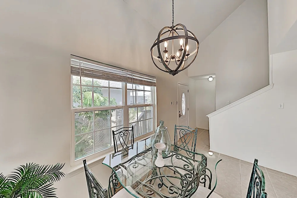 Waterfront Sea W/ Bay Views, Pools & Golf 2 Bedroom Cottage