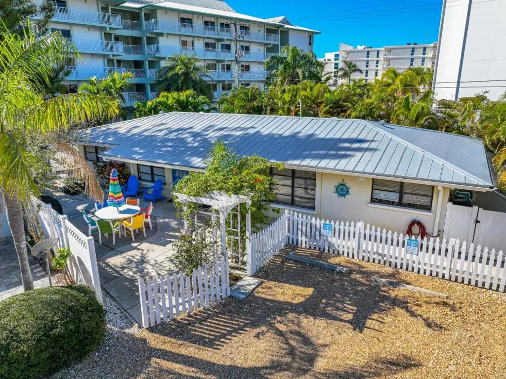 A Hidden Paradise By Beachside Management