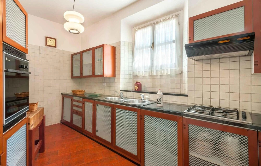 6 Bedroom Nice Home In Rimini