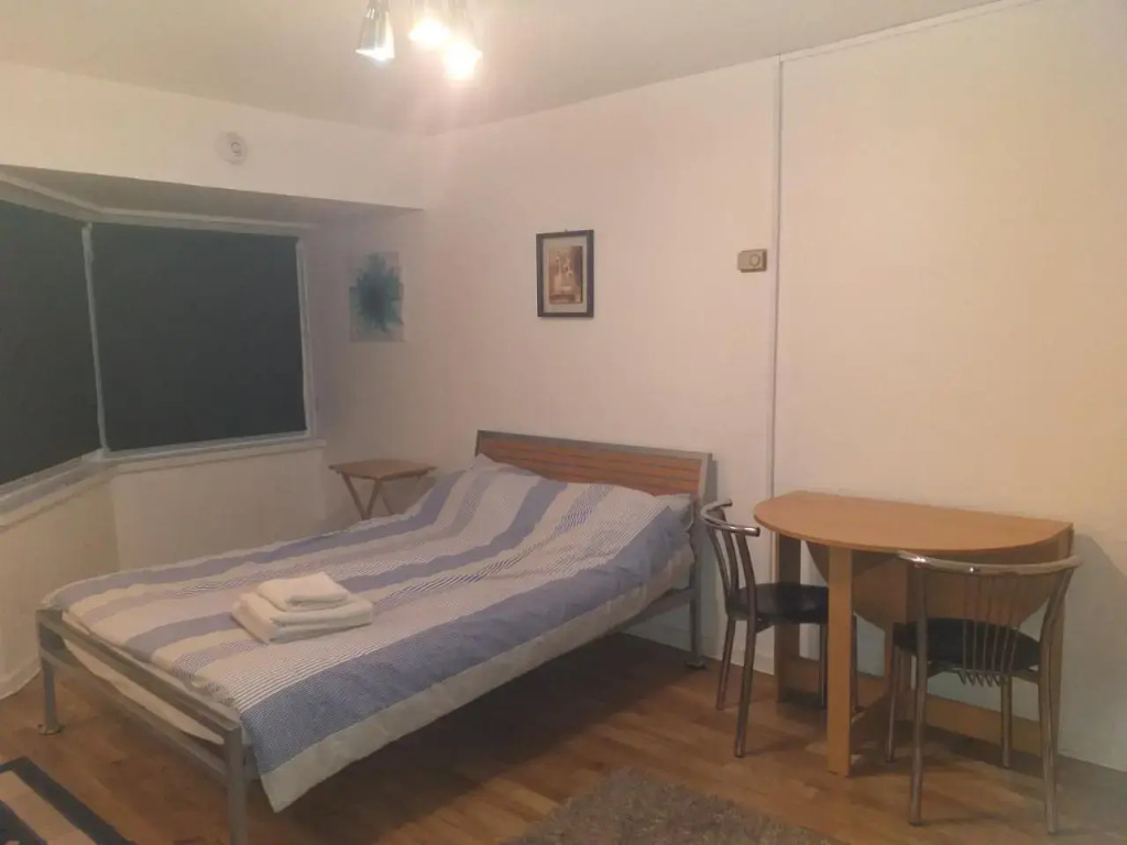 Studio flat in central Bracknell