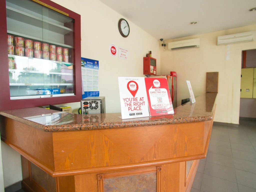 沙阿朗姆色帕度恩加尔尼达酒店- 斯里慕达凯富酒店(Nida Rooms Shah Alam Sepadu Unggul at Comfort Hotel Sri Muda)