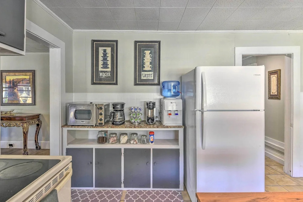 Crescent City Apartment w/ Easy Lake Access!