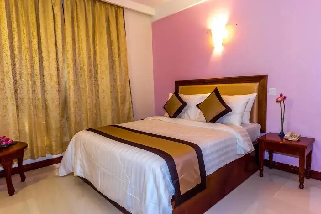 Angkor Riverside Hotel