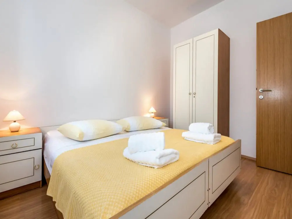 Apartments Gulin