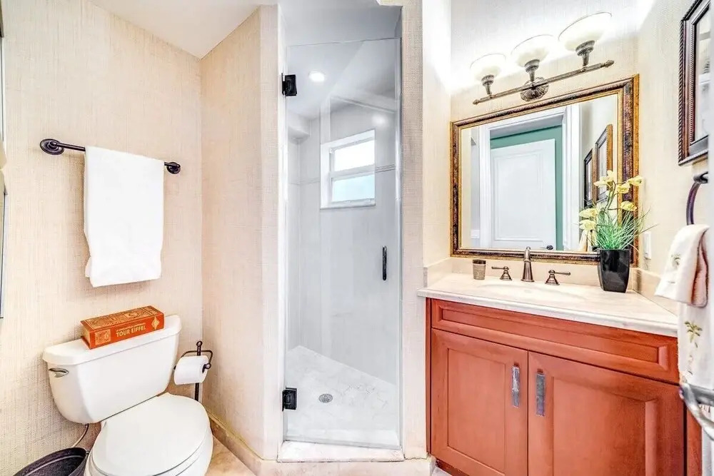 5 Bedroom Luxury Home, Minutes to Las Olas, Shops & Beach