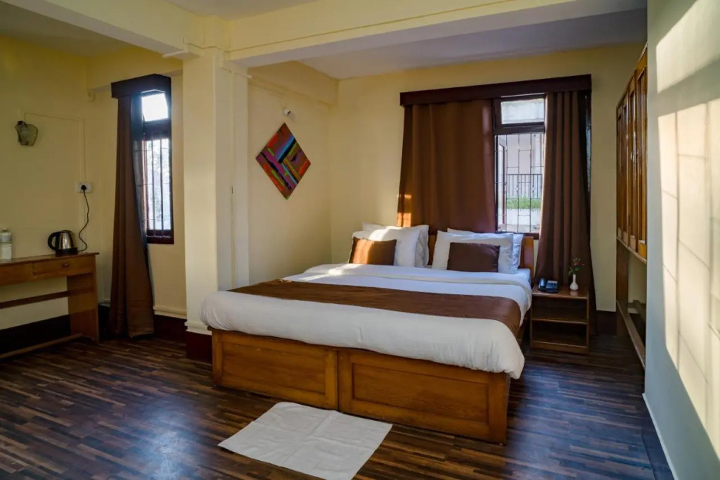 Magpie Mall Road Residency ( MG-MARG )